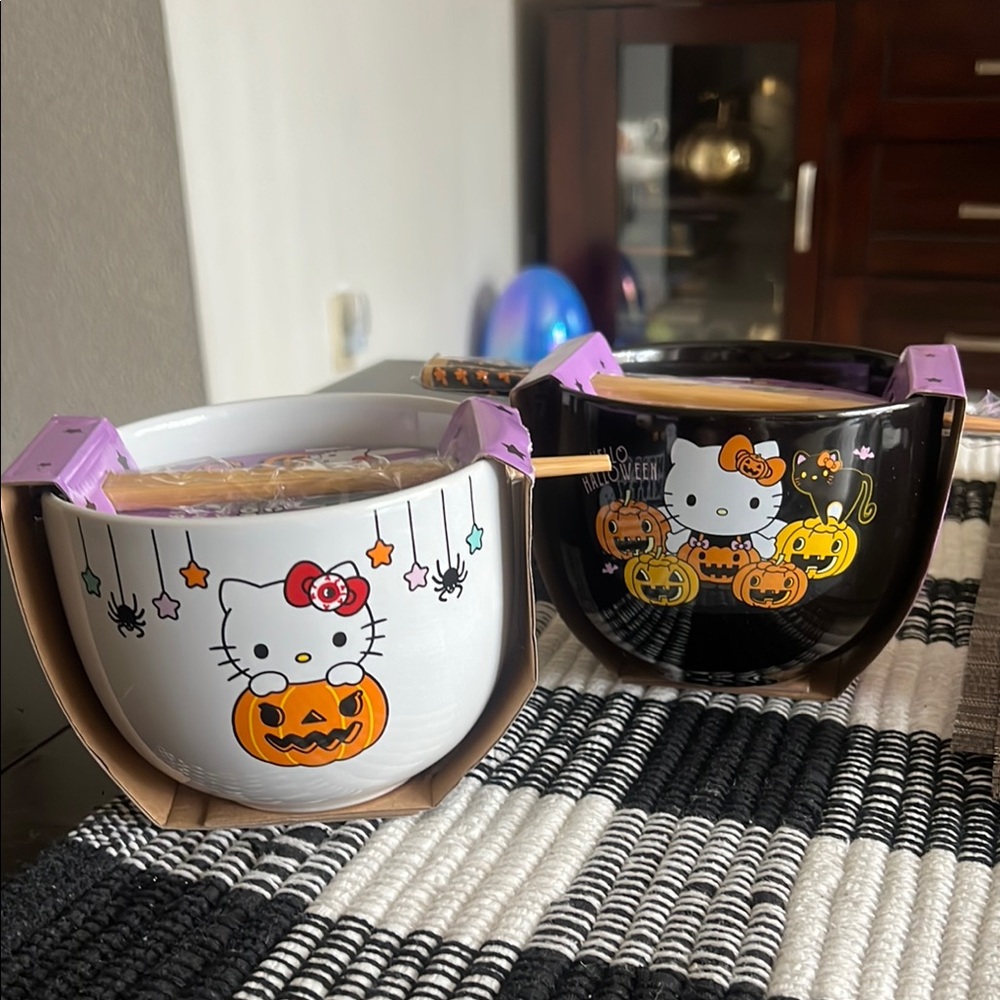 Hello Kitty Halloween Bowls